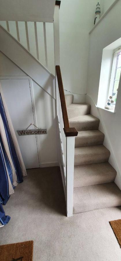 Beautiful 1 Bedroom Cottage With Courtyard. Deal Bagian luar foto